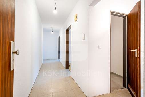 Eingang Eingang - Etagenwohnung in 42857 Remscheid mit 73m² kaufen