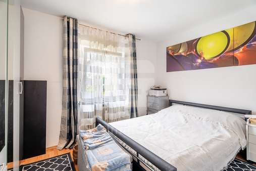 Schlafzimmer Erdgeschoss - Mehrfamilienhaus in 51570 Windeck / Leuscheid mit 218m² als Kapitalanlage kaufen