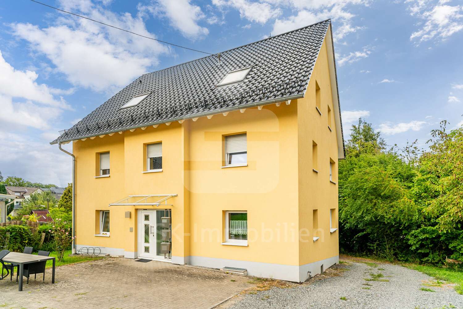 Aussenansicht  - Mehrfamilienhaus in 51570 Windeck / Leuscheid mit 218m² als Kapitalanlage kaufen