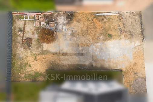 Drohnenaufnahme - Grundstück in 50181 Bedburg mit 426m² kaufen