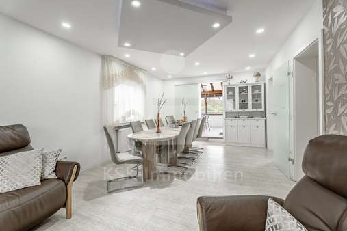 Wohn- und Esszimmer  - Doppelhaushälfte in 50226 Frechen mit 120m² kaufen