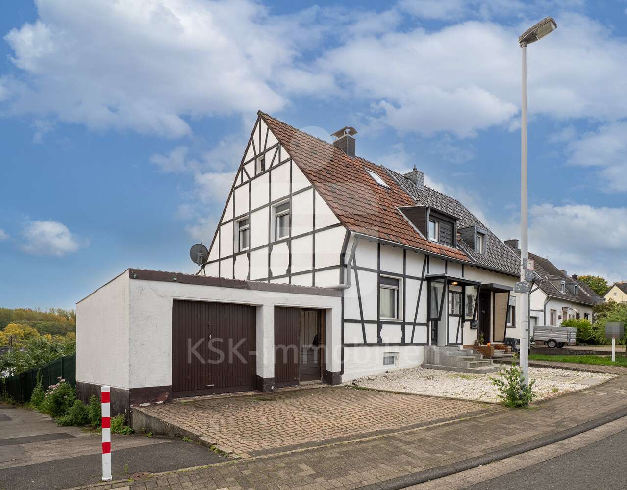 Außenansicht  - Doppelhaushälfte in 50226 Frechen mit 120m² kaufen