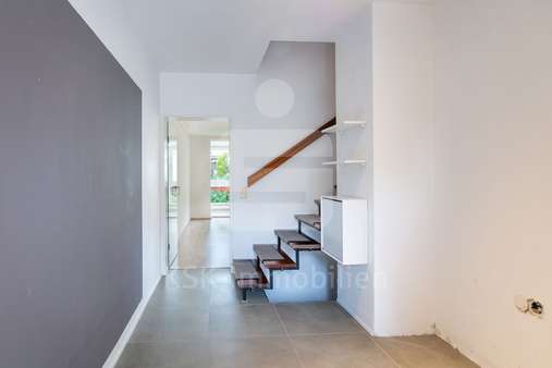 Eingangsbereich Eingangsbereich - Reiheneckhaus in 51515 Kürten mit 166m² kaufen