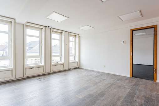Büro Erdgeschoss - Bürofläche in 51399 Burscheid mit 207m² mieten