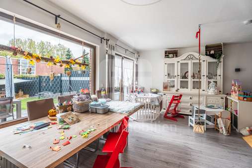 Wohnzimmer - Bungalow in 50126 Bergheim mit 84m² kaufen