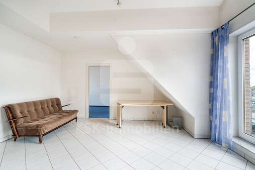 Wohnzimmer - Etagenwohnung in 50226 Frechen mit 51m² kaufen