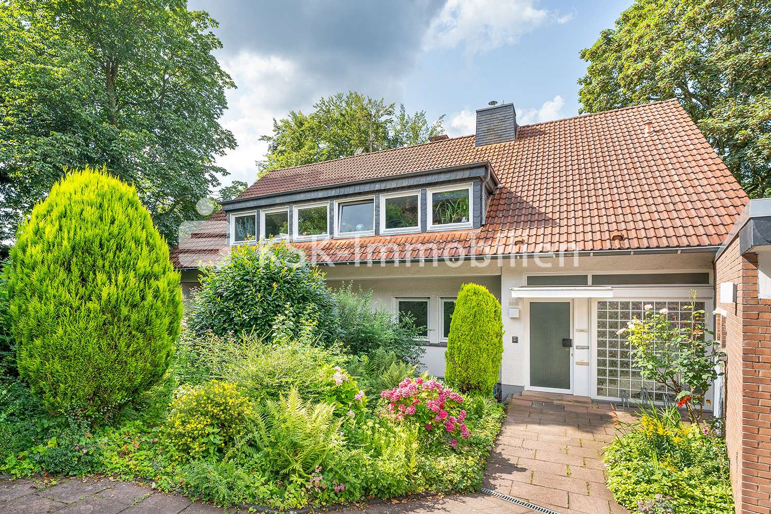 126474 Außenansicht - Mehrfamilienhaus in 51465 Bergisch Gladbach mit 333m² als Kapitalanlage kaufen