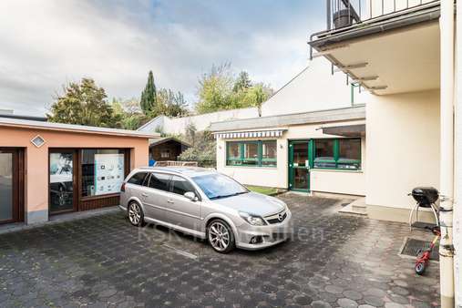 Hof - Wohn- / Geschäftshaus in 50321 Brühl mit 180m² kaufen