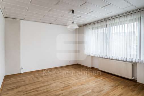 Zimmer Erdgeschoss - Zweifamilienhaus in 53859 Niederkassel mit 232m² kaufen