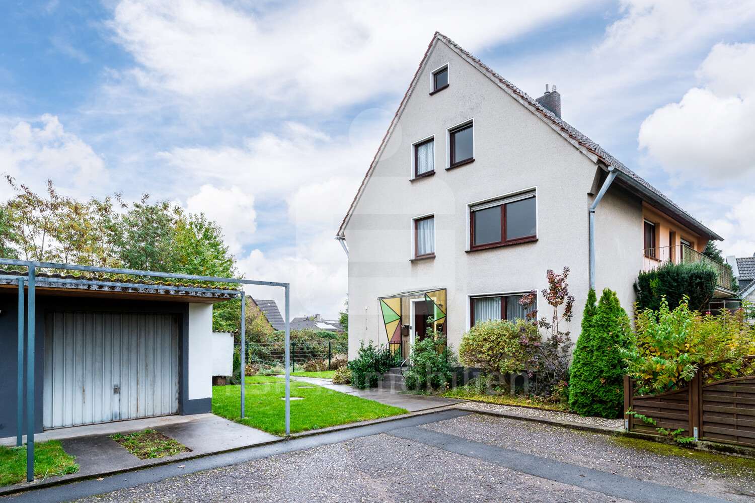 Außenansicht - Zweifamilienhaus in 53859 Niederkassel mit 232m² kaufen