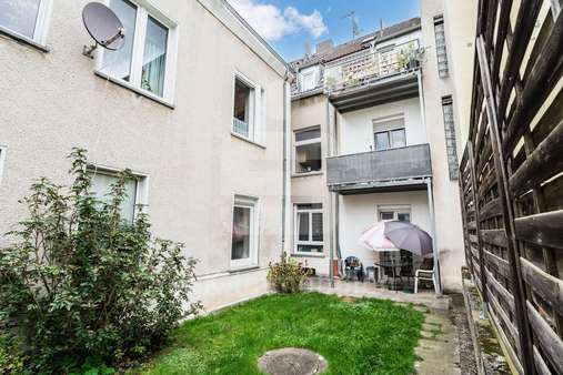 Rückansicht  - Mehrfamilienhaus in 51465 Bergisch Gladbach mit 431m² kaufen