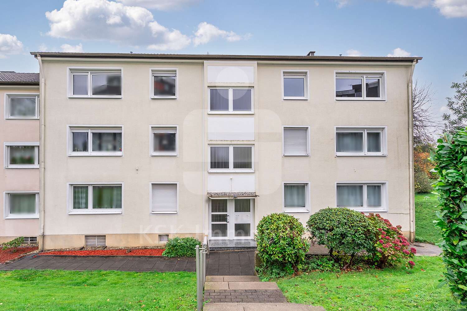 Außenansicht - Etagenwohnung in 51399 Burscheid mit 82m² kaufen