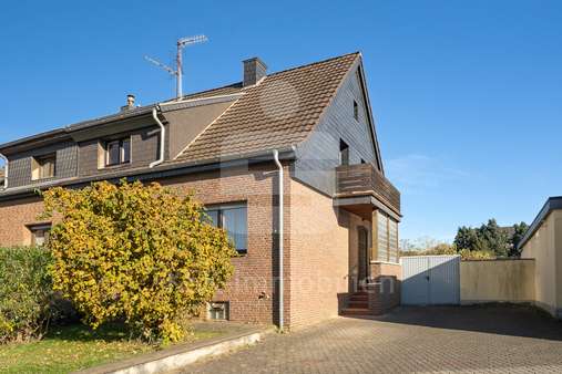 Außenansicht  - Doppelhaushälfte in 50374 Erftstadt mit 143m² kaufen