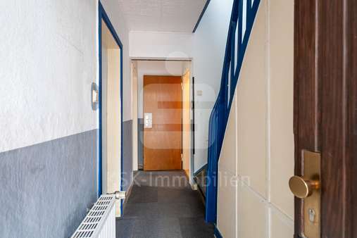 Eingangsbereich Erdgeschoss - Einfamilienhaus in 51709 Marienheide mit 63m² kaufen