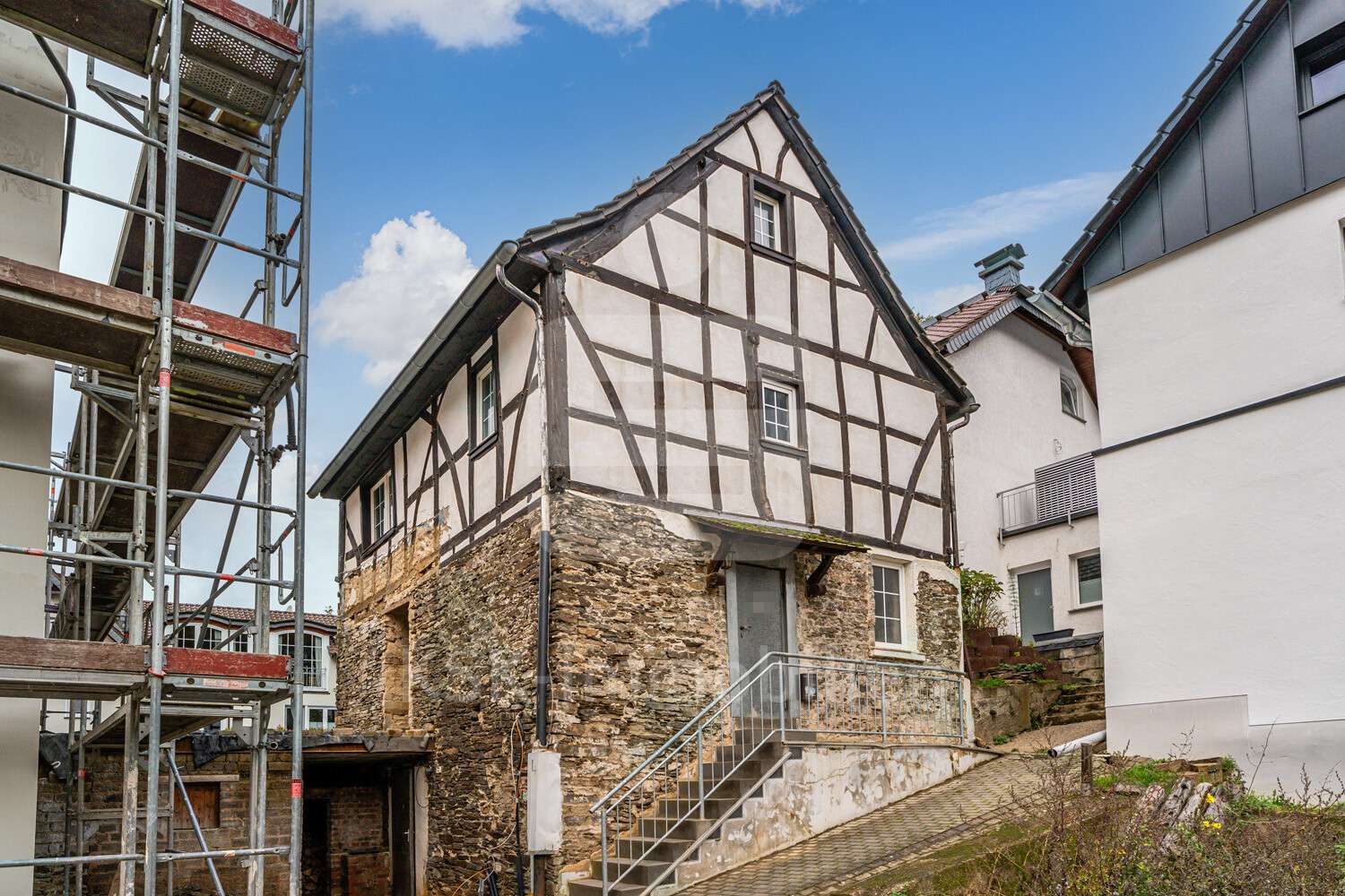 Außenansicht Außenansicht - Einfamilienhaus in 53505 Altenahr mit 80m² kaufen