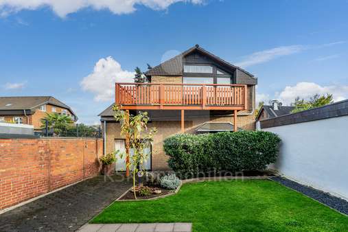 Außenaufnahme Hinterhaus - Mehrfamilienhaus in 50129 Bergheim mit 277m² kaufen