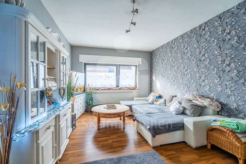 Wohnzimmer Vorderhaus Erdgeschoss - Mehrfamilienhaus in 50129 Bergheim mit 277m² kaufen