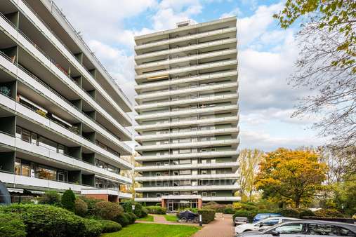 Außenansicht Außenansicht - Etagenwohnung in 50996 Köln mit 105m² kaufen