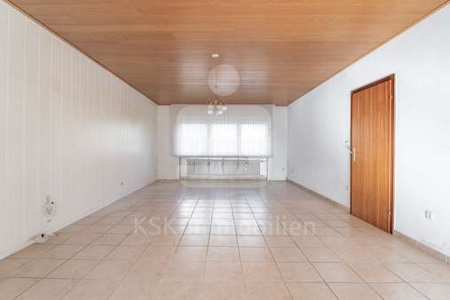 Wohn- und Esszimmer - Doppelhaushälfte in 50127 Bergheim mit 111m² kaufen