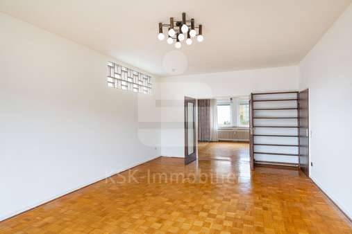 Wohnzimmer - Etagenwohnung in 50676 Köln mit 104m² kaufen