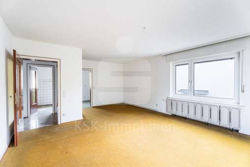 Wohnzimmer - Etagenwohnung in 53639 Königswinter mit 87m² kaufen