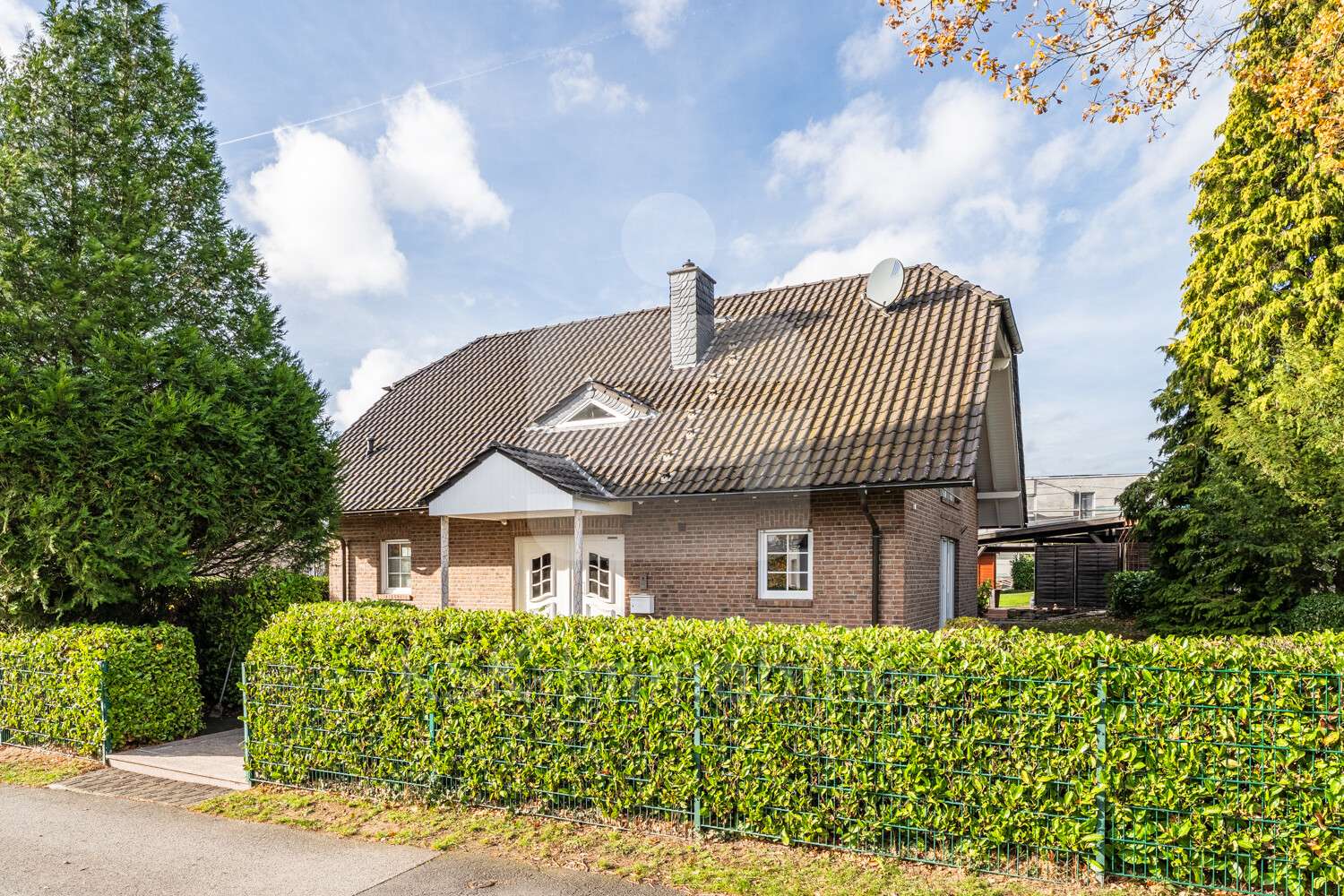 Außenaufnahme  - Einfamilienhaus in 53639 Königswinter / Berghausen mit 191m² kaufen