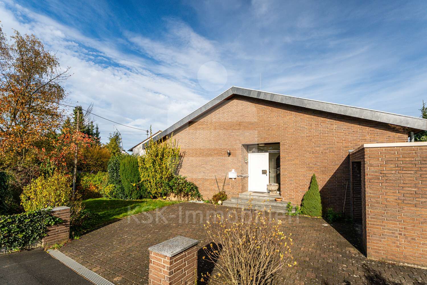 Aussenansicht - Bungalow in 53639 Königswinter mit 155m² kaufen