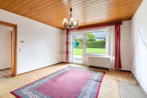 Wohnzimmer Erdgeschoss - Doppelhaushälfte in 51688 Wipperfürth mit 102m² kaufen
