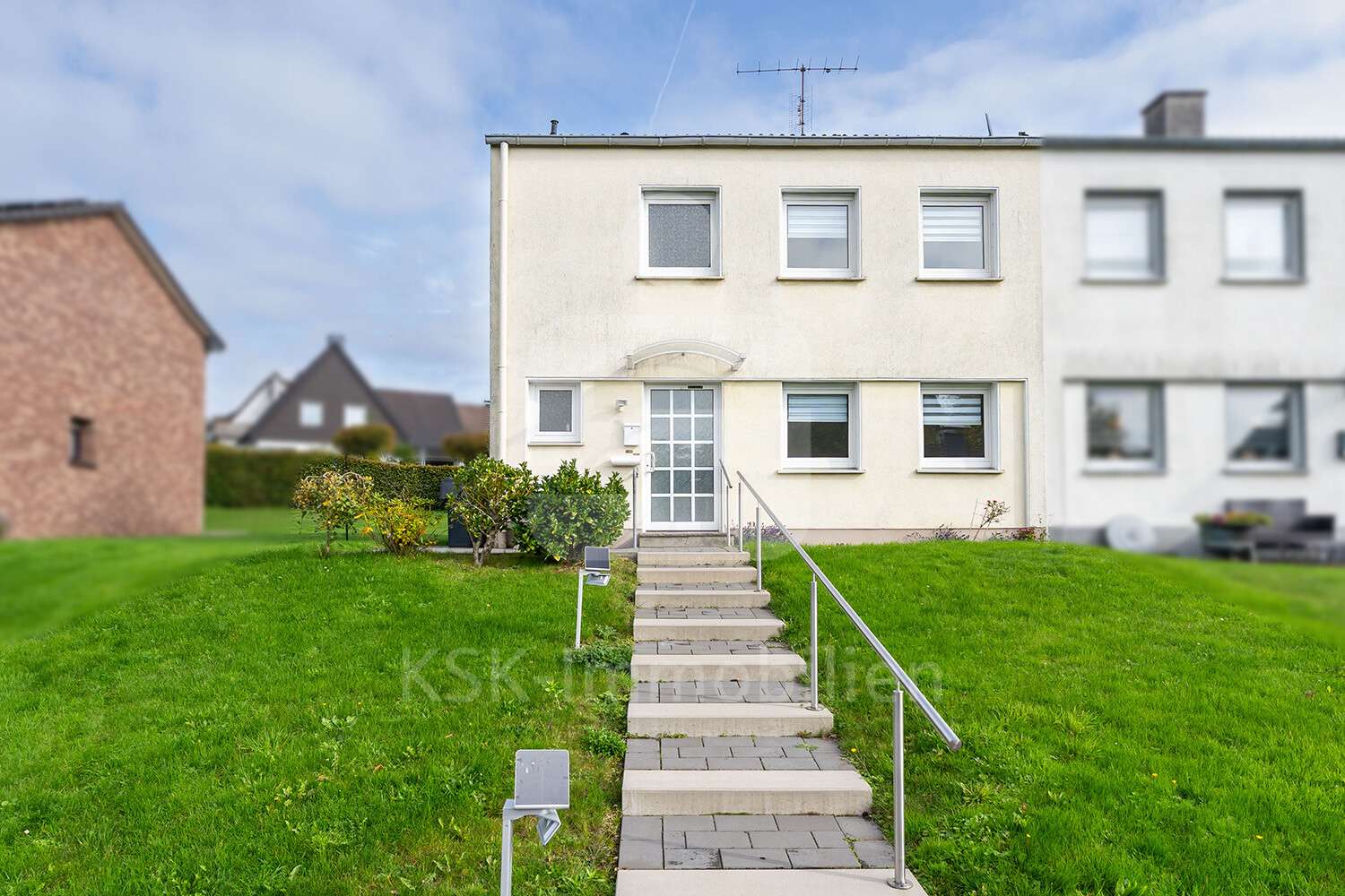 Außenansicht - Doppelhaushälfte in 51688 Wipperfürth mit 102m² kaufen