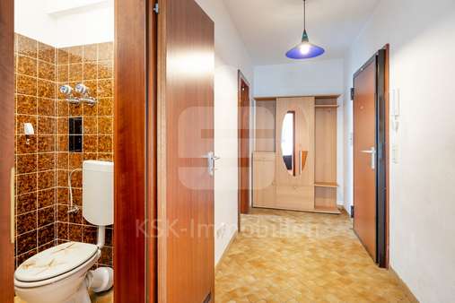 Diele - Etagenwohnung in 51469 Bergisch Gladbach / Paffrath mit 79m² kaufen