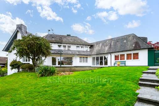 Außenansicht  - Villa in 51399 Burscheid mit 283m² kaufen