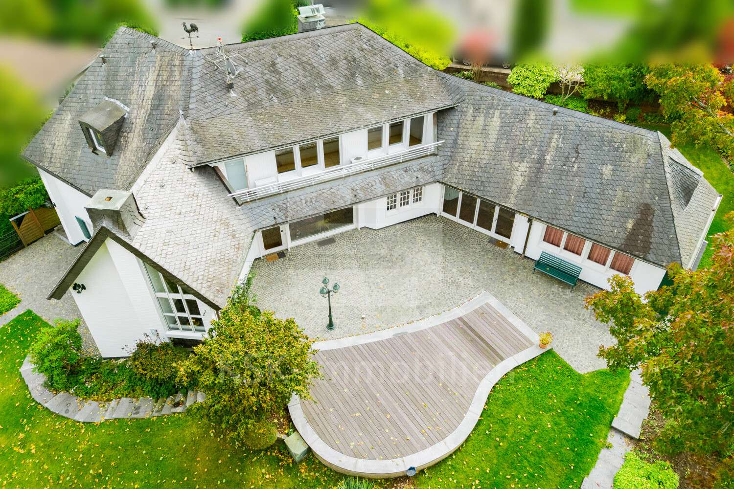 Außenansicht  - Villa in 51399 Burscheid mit 283m² kaufen