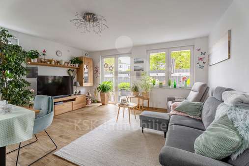 Wohnbereich mit Küche Wohnung Erdgeschoss  - Mehrfamilienhaus in 50374 Erftstadt / Dirmerzheim mit 239m² kaufen