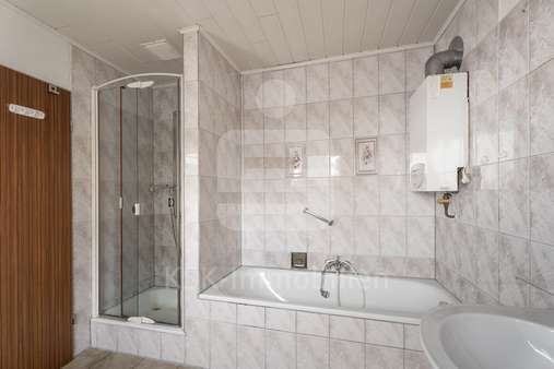 Badezimmer  - Doppelhaushälfte in 52353 Düren mit 125m² kaufen