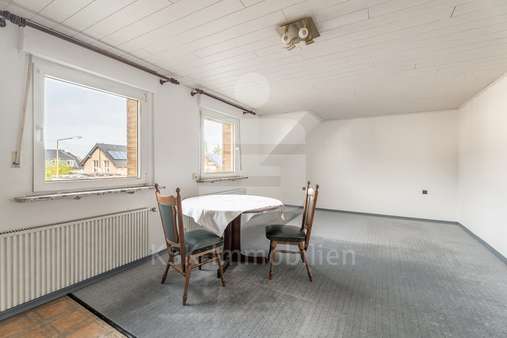 Wohnbereich mit Küche  - Doppelhaushälfte in 52353 Düren mit 125m² kaufen
