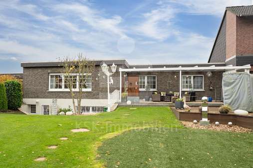 Rückaufnahme - Bungalow in 50129 Bergheim mit 104m² kaufen