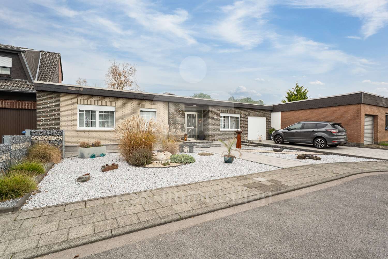 Vorderaufnahme - Bungalow in 50129 Bergheim mit 104m² kaufen