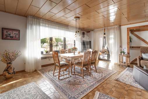 Wohn- und Esszimmer Erdgeschoss Wohn- und Esszimmer Erdgeschoss - Einfamilienhaus in 53919 Weilerswist / Ottenheim mit 167m² kaufen