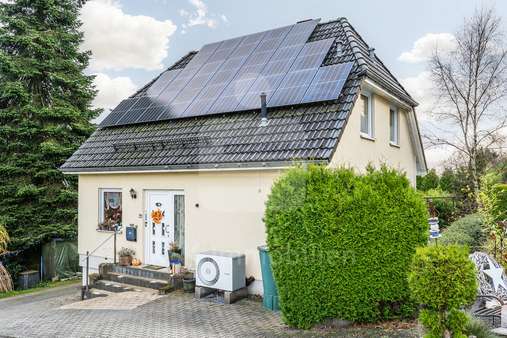 Außenaufnahme  - Einfamilienhaus in 51709 Marienheide mit 109m² kaufen