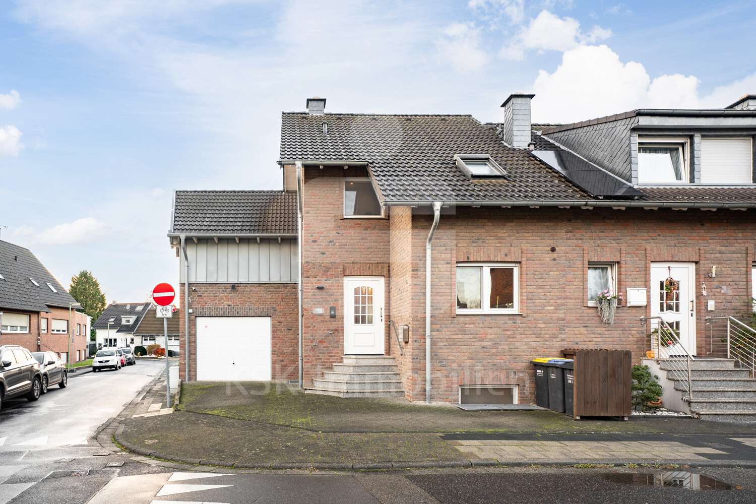 Vorderansicht  - Einfamilienhaus in 50127 Bergheim mit 149m² kaufen