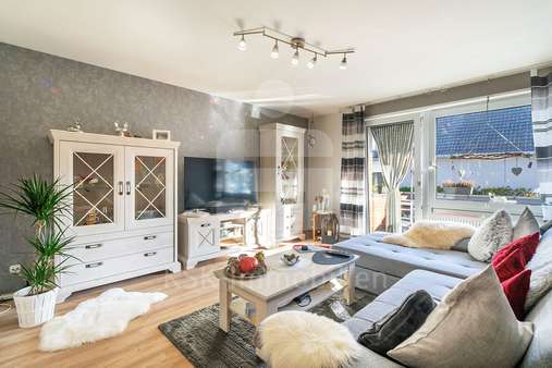 Wohnzimmer Erdgeschoss Wohnzimmer Erdgeschoss - Mehrfamilienhaus in 50769 Köln mit 368m² als Kapitalanlage kaufen