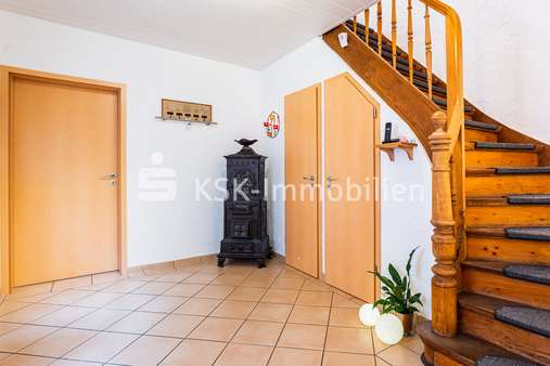 Flur Erdgeschoss - Einfamilienhaus in 53347 Alfter mit 90m² kaufen