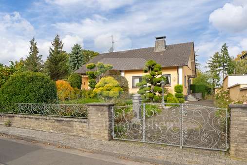 Außenansicht - Einfamilienhaus in 53881 Euskirchen / Kirchheim mit 146m² kaufen