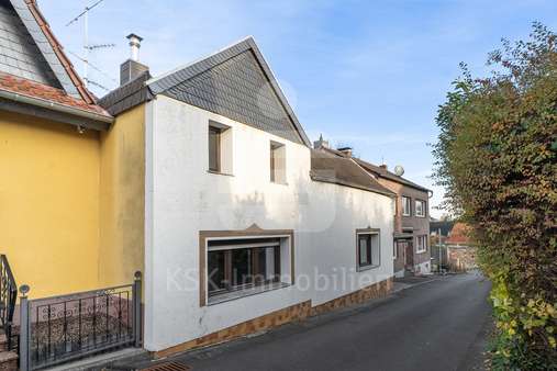 Außenansicht  - Einfamilienhaus in 53332 Bornheim mit 130m² kaufen