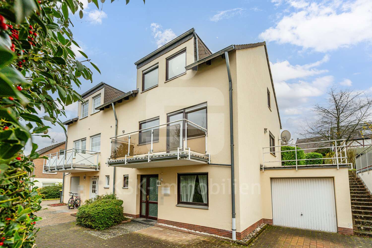 Aussenansicht  - Doppelhaushälfte in 53343 Wachtberg / Niederbachem mit 124m² kaufen