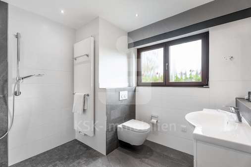 Badezimmer Erdgeschoss - Bungalow in 50374 Erftstadt / Dirmerzheim mit 132m² kaufen