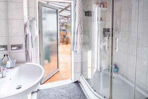 Badezimmer - Mehrfamilienhaus in 50226 Frechen mit 193m² kaufen