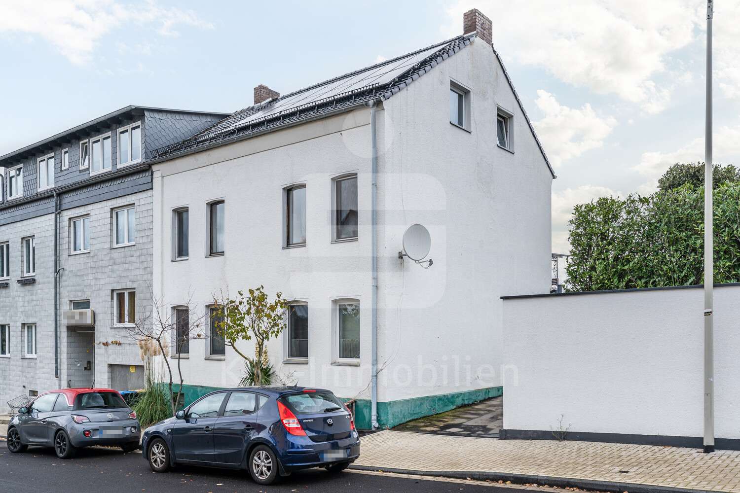 Außenaufnahme Bild 1 - Mehrfamilienhaus in 50226 Frechen mit 193m² kaufen