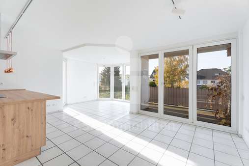 Wohnbereich mit Küche  - Etagenwohnung in 50321 Brühl mit 89m² kaufen