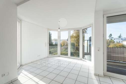 Wohnbereich mit Küche  - Etagenwohnung in 50321 Brühl mit 89m² kaufen